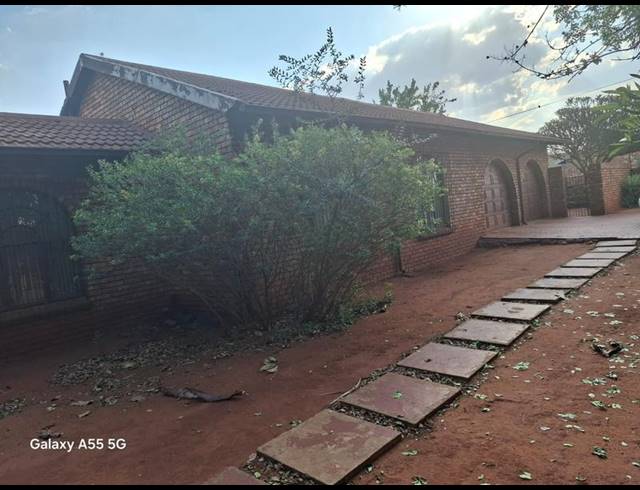 3 BEDROOM HOUSE FOR SALE IN CLARINA